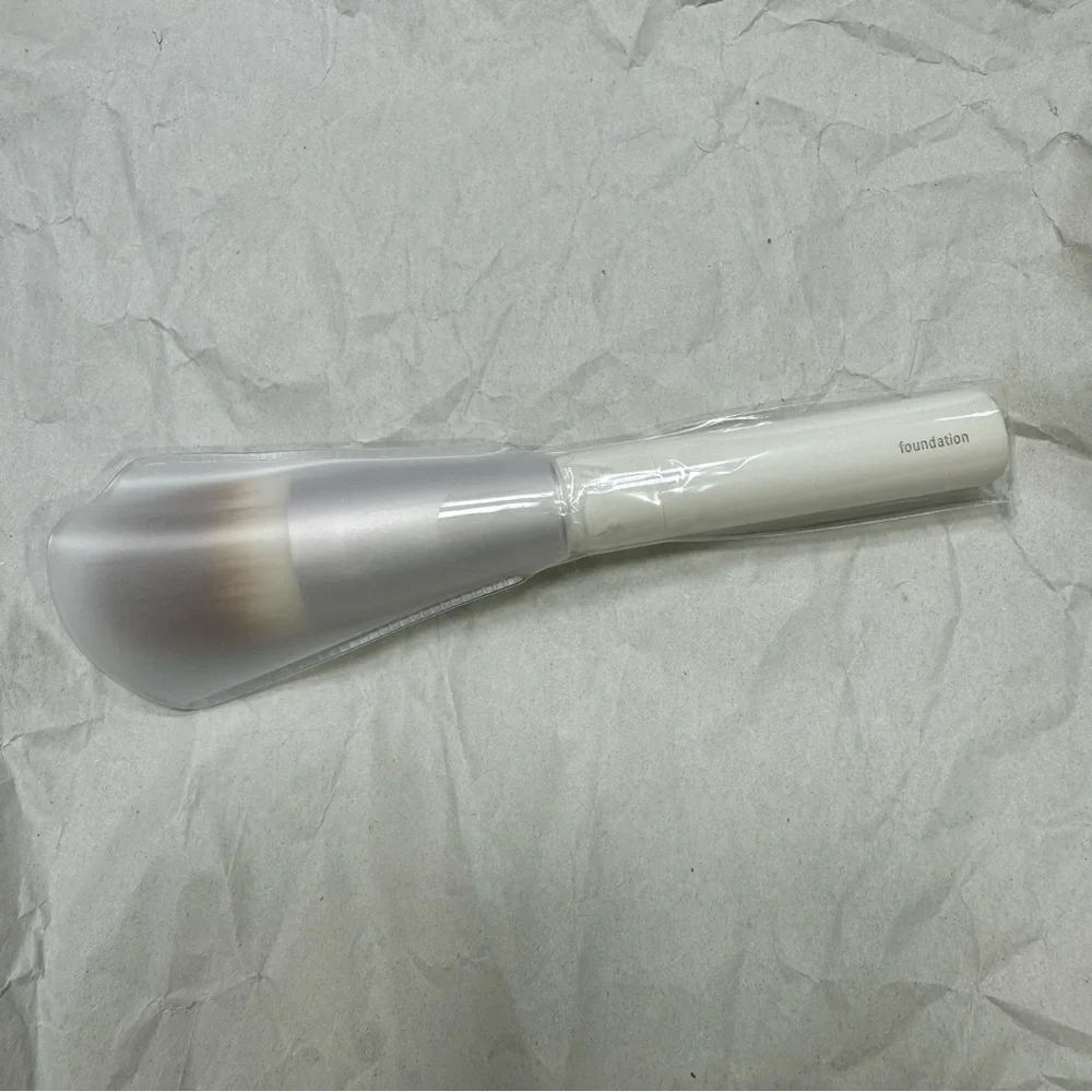 La Mer foundation brush Authentic